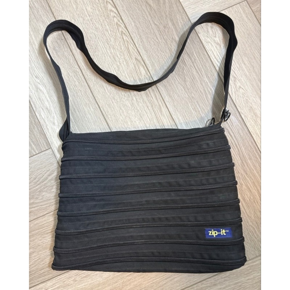 Zip-it Black Zipper Crossbody Bag Convertible Messenger Shoulder Bag Large